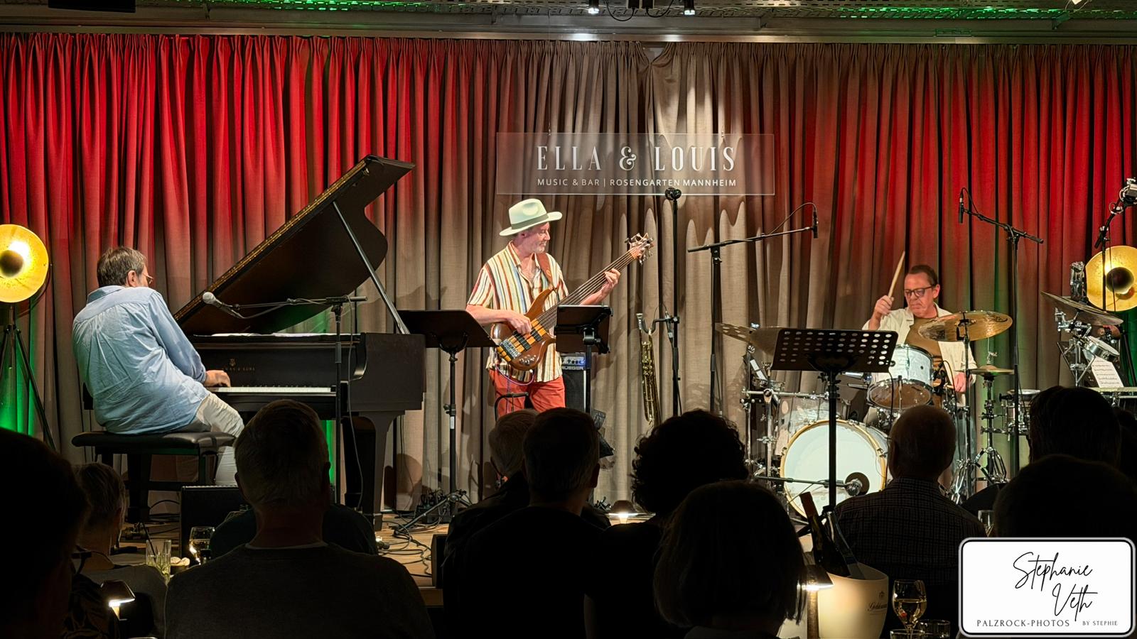Photo — Jambo Trio European Tour — 04 — Mannheim — Ella & Louis — IMG 20260505 WA0009